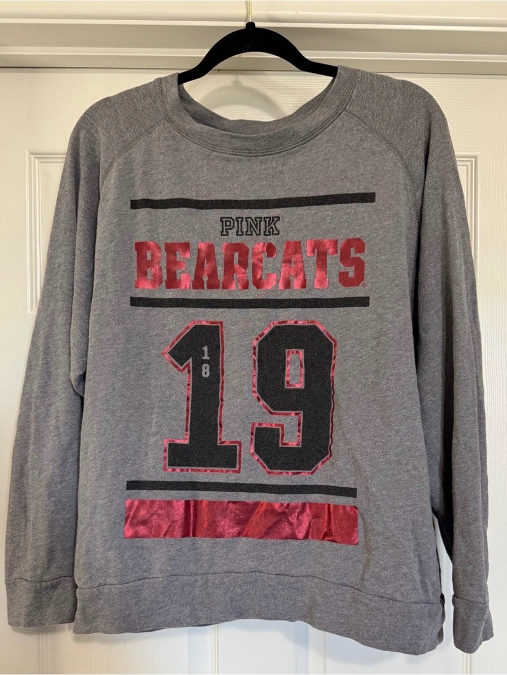 Victoria’s Secret PINK Cincinnati Bearcats Sweatshirt Gray Red Foil M